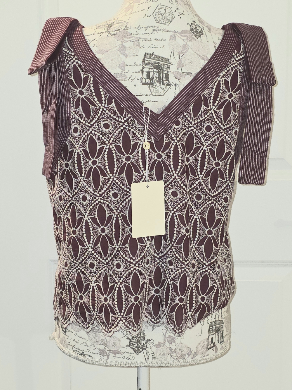 entro Wine Sleeveless Crochet-Front V-Neck Camisole - Picture 2 of 2